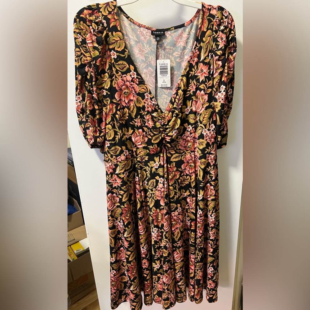 NWT Torrid Black Floral Puffy Ruched Sleeve Skater Dress Plus Size 2X
